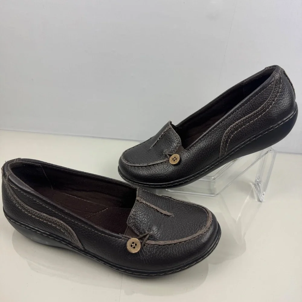 Clarks Collection Women Dark Brown Leather Button Detail‎ Loafer Shoes Size 7.5M